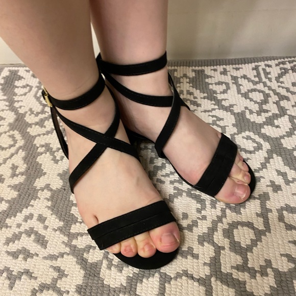 Nanamacs Black Cross Detailed Heels - Picture 5 of 5
